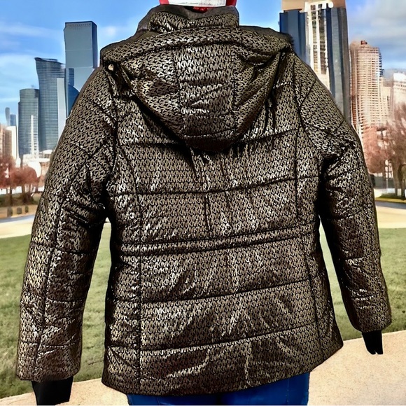 metallic finish repeat “MK” lettering, zip pockets snap-fastened hood - Picture 4 of 13